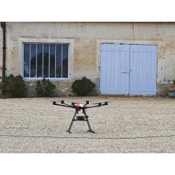 Drone de démoussage toiture et façade AEROBOTIC Spray L (drone seul, 3 batteries)